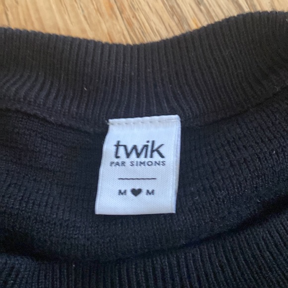 Twik black sweater size medium - Picture 3 of 3